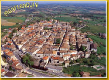 Monflanquin (Lot et Garonne)  Photo by L. Roulland